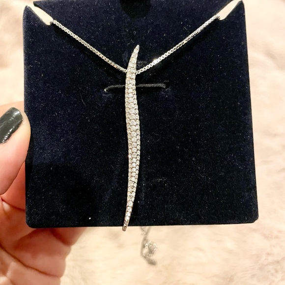 Stunning Swarovski pave Aline Pendant with original chain. - Picture 3 of 4